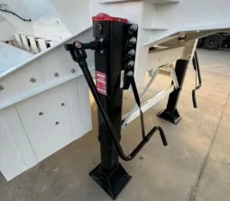 
										42000 L Oil Tanker Trailer full									