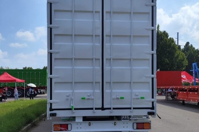
								KAILAI 3 Axles 12.5m Side Curtain Trailer full									