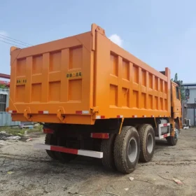 F3000 tipper truck