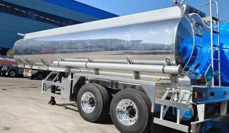 
								aluminum tanker Semi Trailer full									