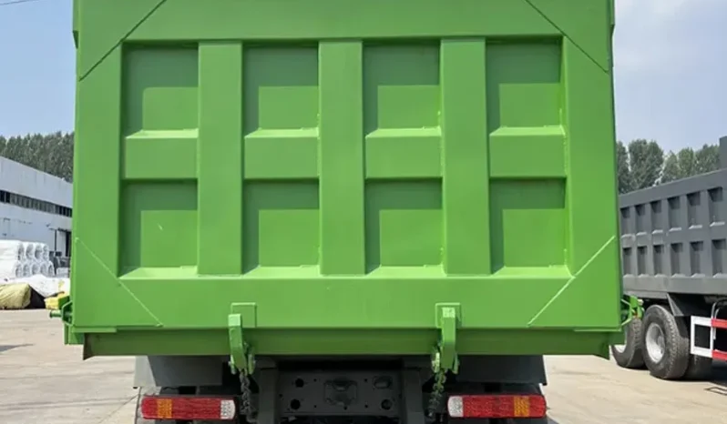 
								10 Wheeler Dump Truck full									