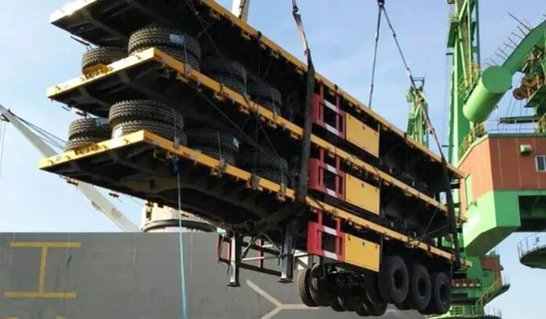 
								3 Axles 40 Feet Flatbed Semi Trailer full									