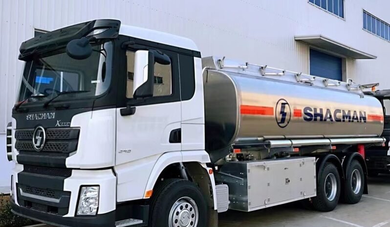 
								X3000 6×4 Fuel Tanker Truck Manufacturer 340HP 20CBM Made in China full									