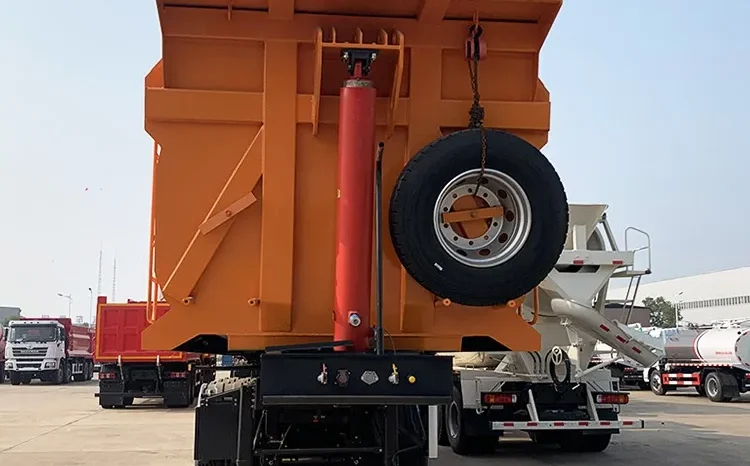 
								 4 Axle 80 Ton dump semi trailer full									